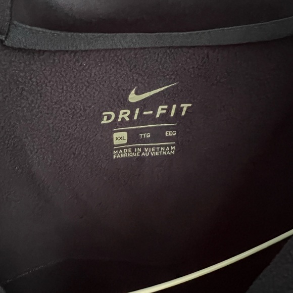 Nike Pullover - Picture 3 of 3